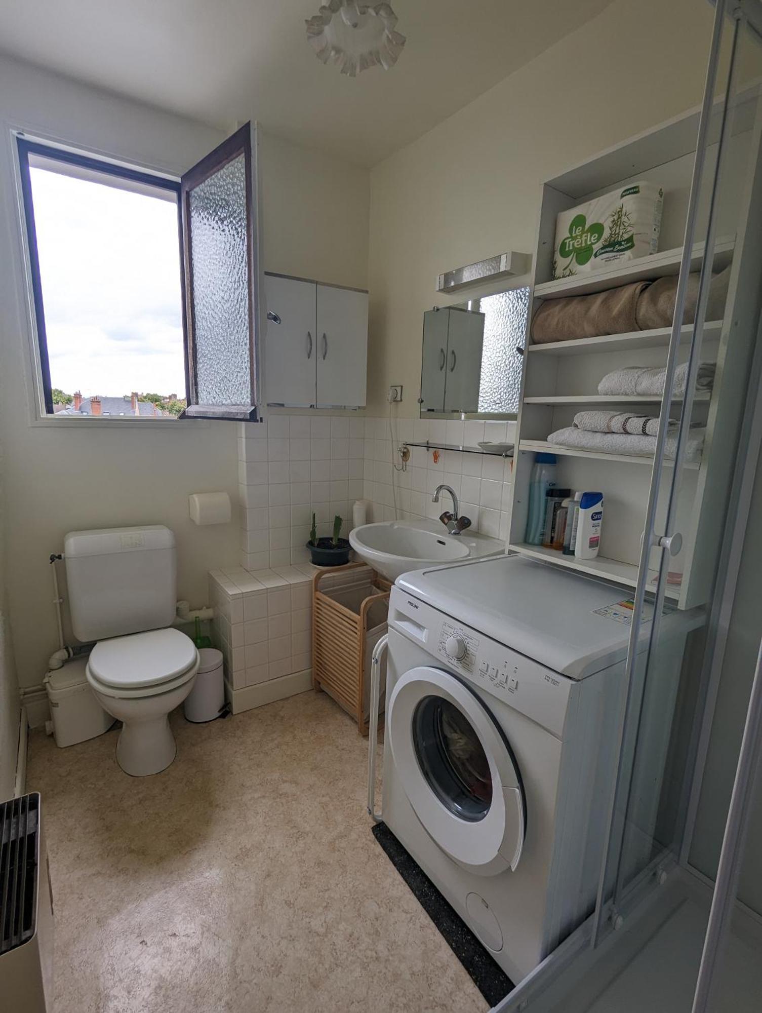 Studio 63M2 3Eme Etage Ou Chambre Dans Appartement 2Eme Etage Pour Sejours A Moulins Moulins  Exteriör bild